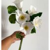 Ramo de amapolas de Islandia de papel crepé blancas