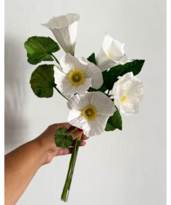 Ramo de amapolas de Islandia de papel crepé blancas