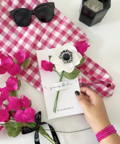 Tarjeta de flores de papel crepe